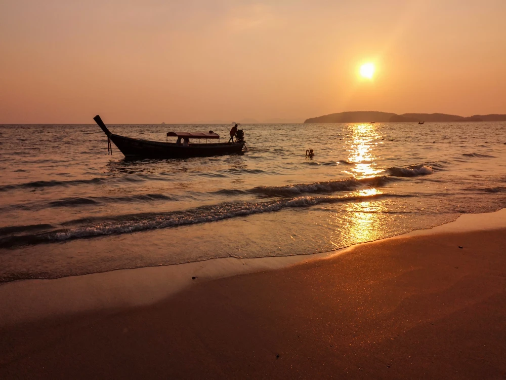 Varkala – Alleppey - Kochi